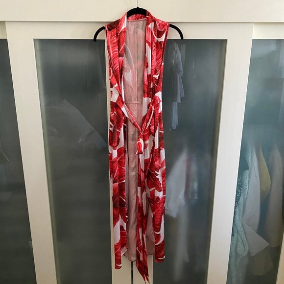 Red Palm Print Sleeveless Wrap Dress - Picture 7 of 11